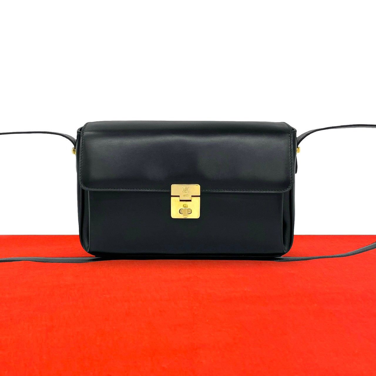 極 美品 CELINE セリーヌ ヴィンテージ トリオンフ ロゴ ターンロック 金具 レザー 本革 ショルダーバッグ ポシェット ブラック 13838 34,970円