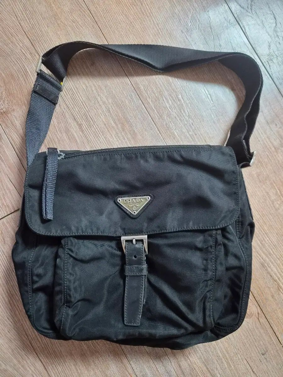 正規品))PRADA ナイロン ショルダーバッグ