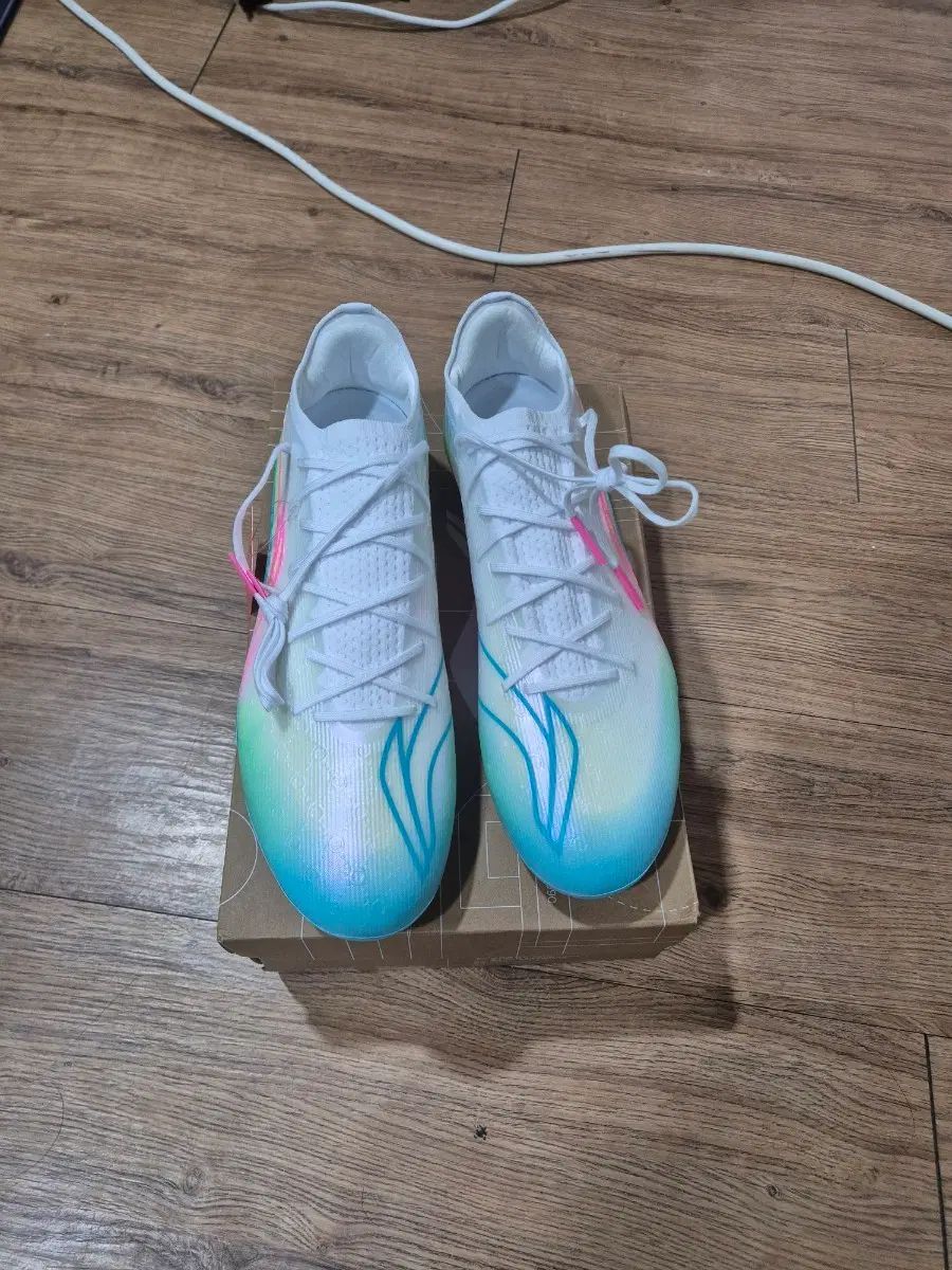 LI-NING(リーニン) 質栄 10周年 サッカーシューズ mg 27.5 サイズ