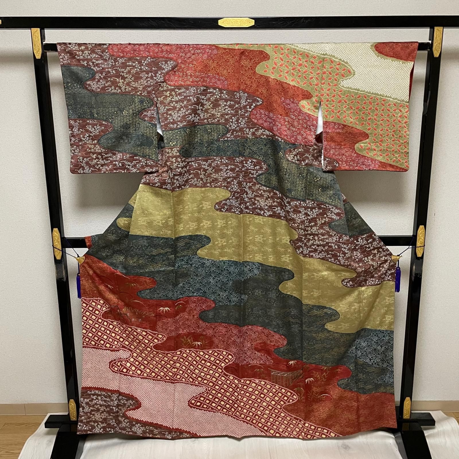 小紋 絞り 刺繍 流水模様の寄せ柄 着物 正絹 X-8270