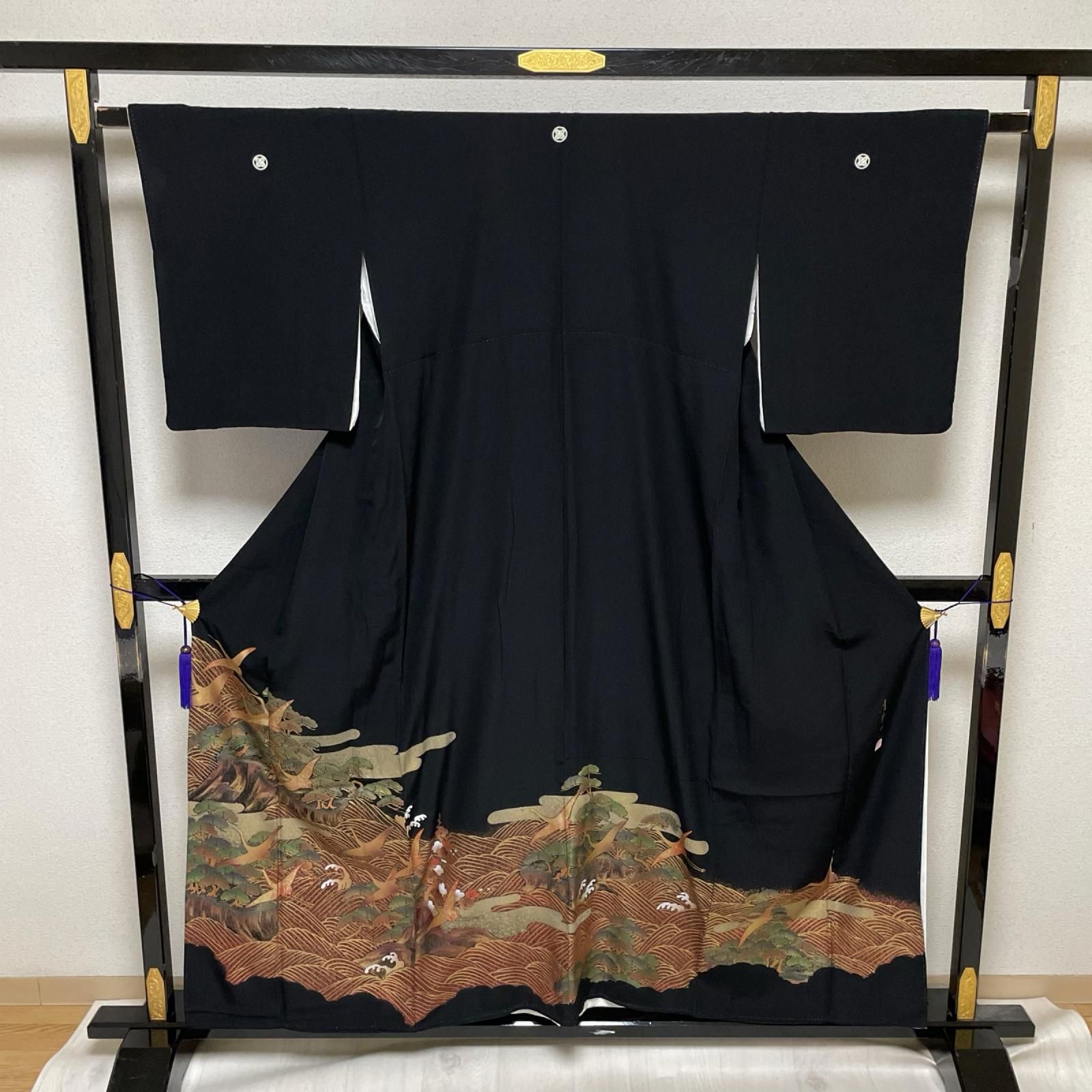 作家物 黒留袖 荒波に松 羽ばたく鶴 着物 正絹 五つ紋 X-8340