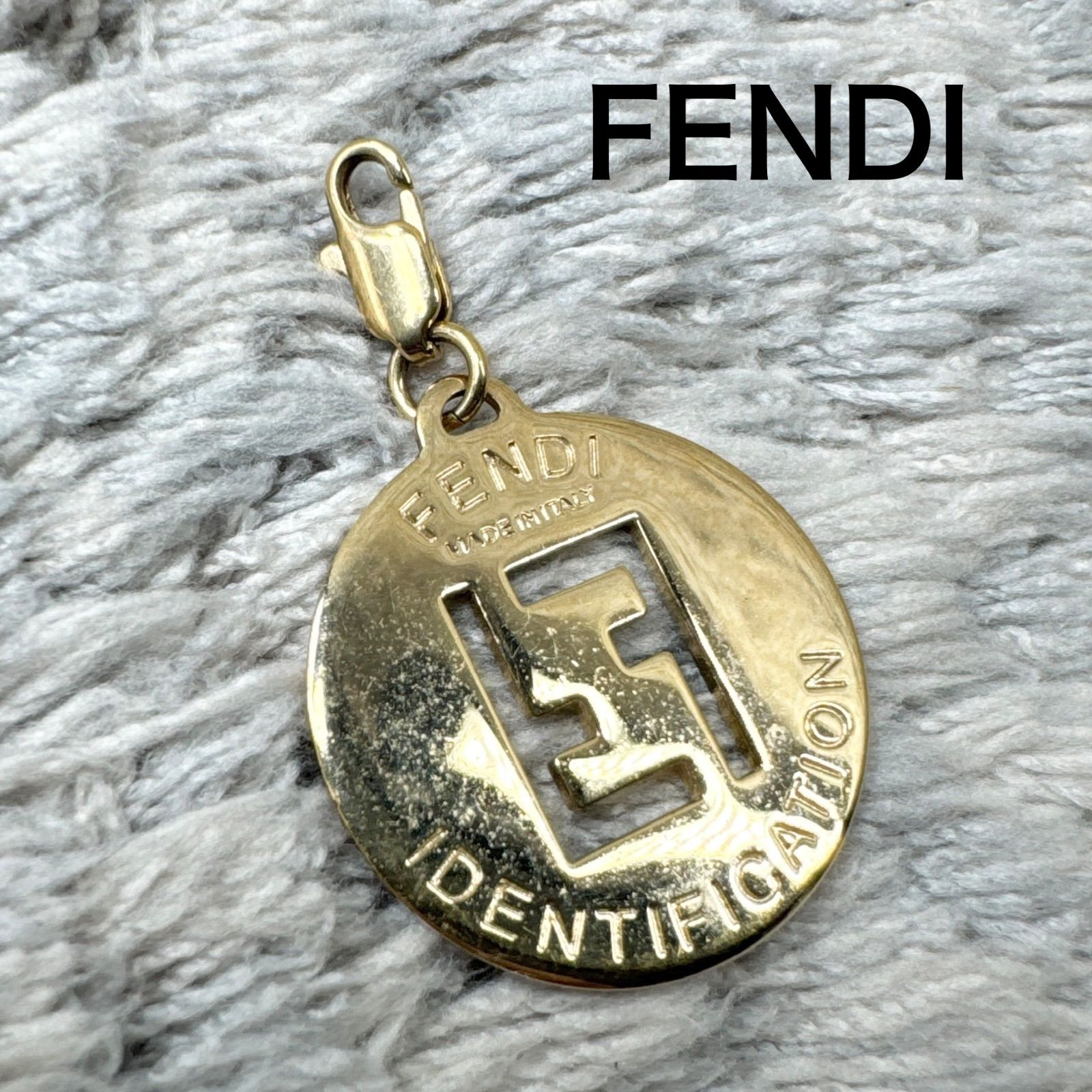 FENDI ズッカ柄 ミラー チャーム キーホルダー フェンディ(FENDI