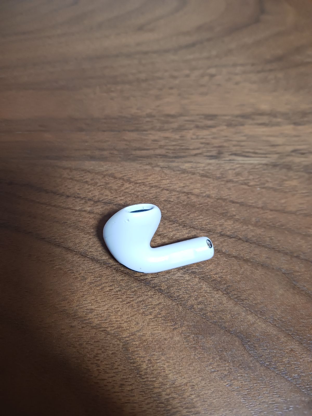 正規品）Apple AirPods 4世代 片耳 R片方 右耳 ノイズキャンセリング 