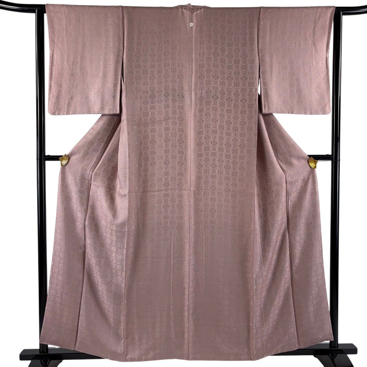 【美品】 色無地 身丈157cm 裄丈62.5cm S 袷 地紋 ピンクベージュ 正絹 秀品 一つ紋 【中古】
