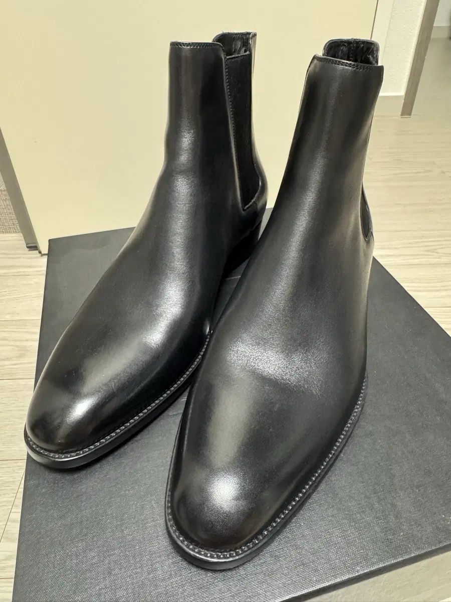サンローラン ワイアット30 チェルシー 新品 出品