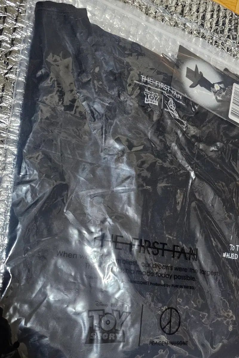 G-DRAGON（ジードラゴン） PEACEMINUSONE ピースマイナスワン トイストーリー Tシャツ XL 出品