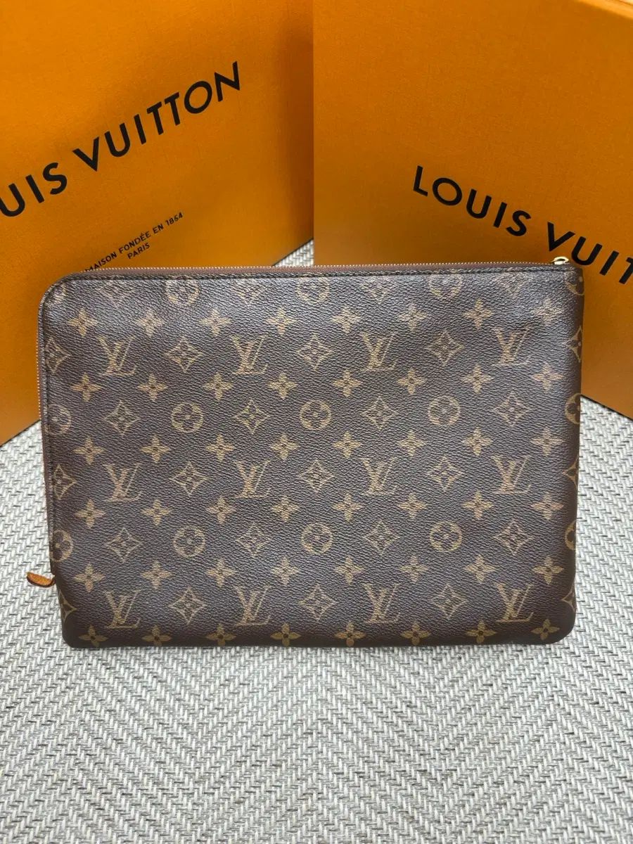 S級/正規品 Louis Vuitton ルイヴィトン モノグラム エテュイ・ボワヤージュ MM クラッチバッグ