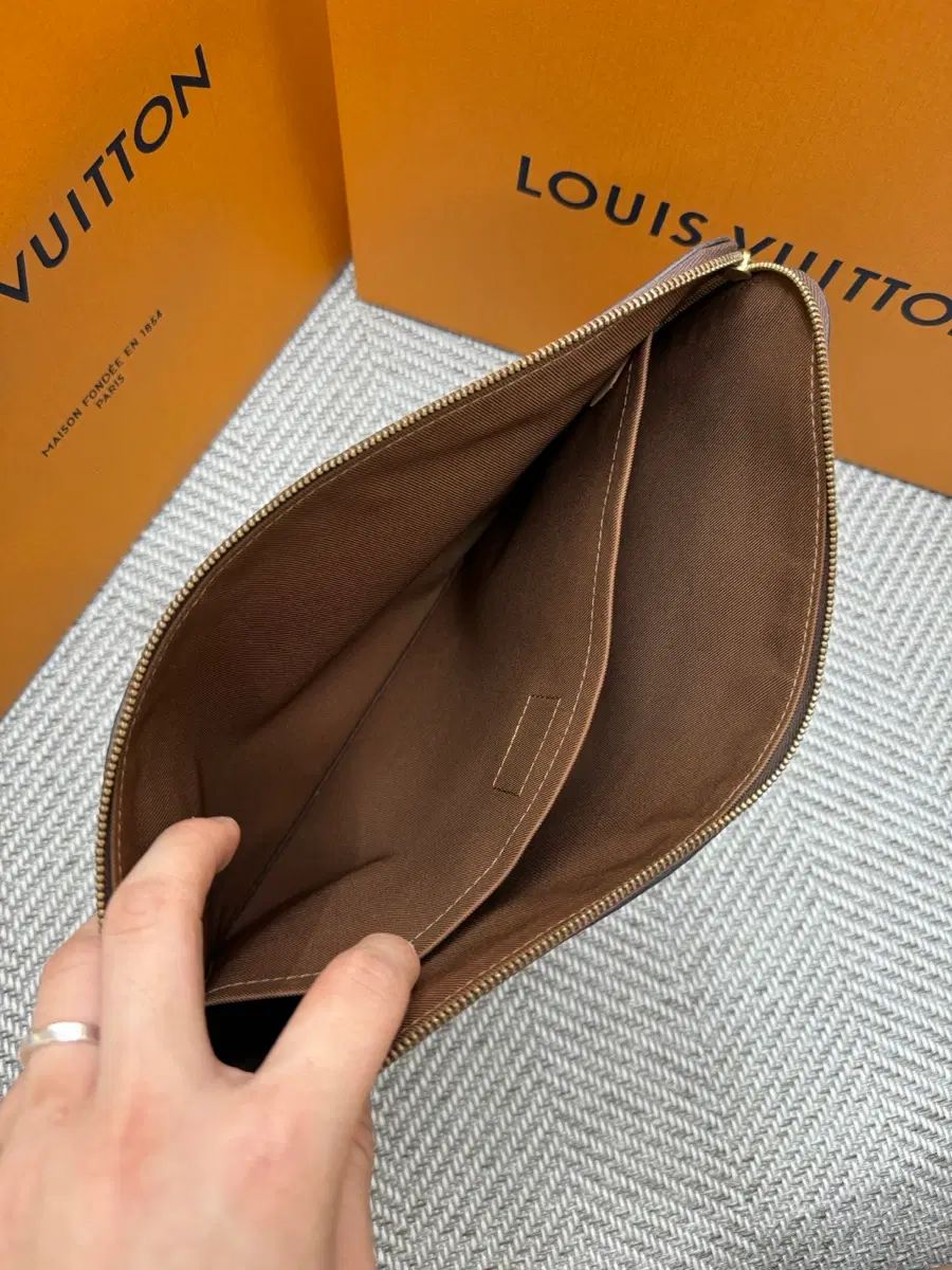 S級/正規品 Louis Vuitton ルイヴィトン モノグラム エテュイ・ボワヤージュ MM クラッチバッグ