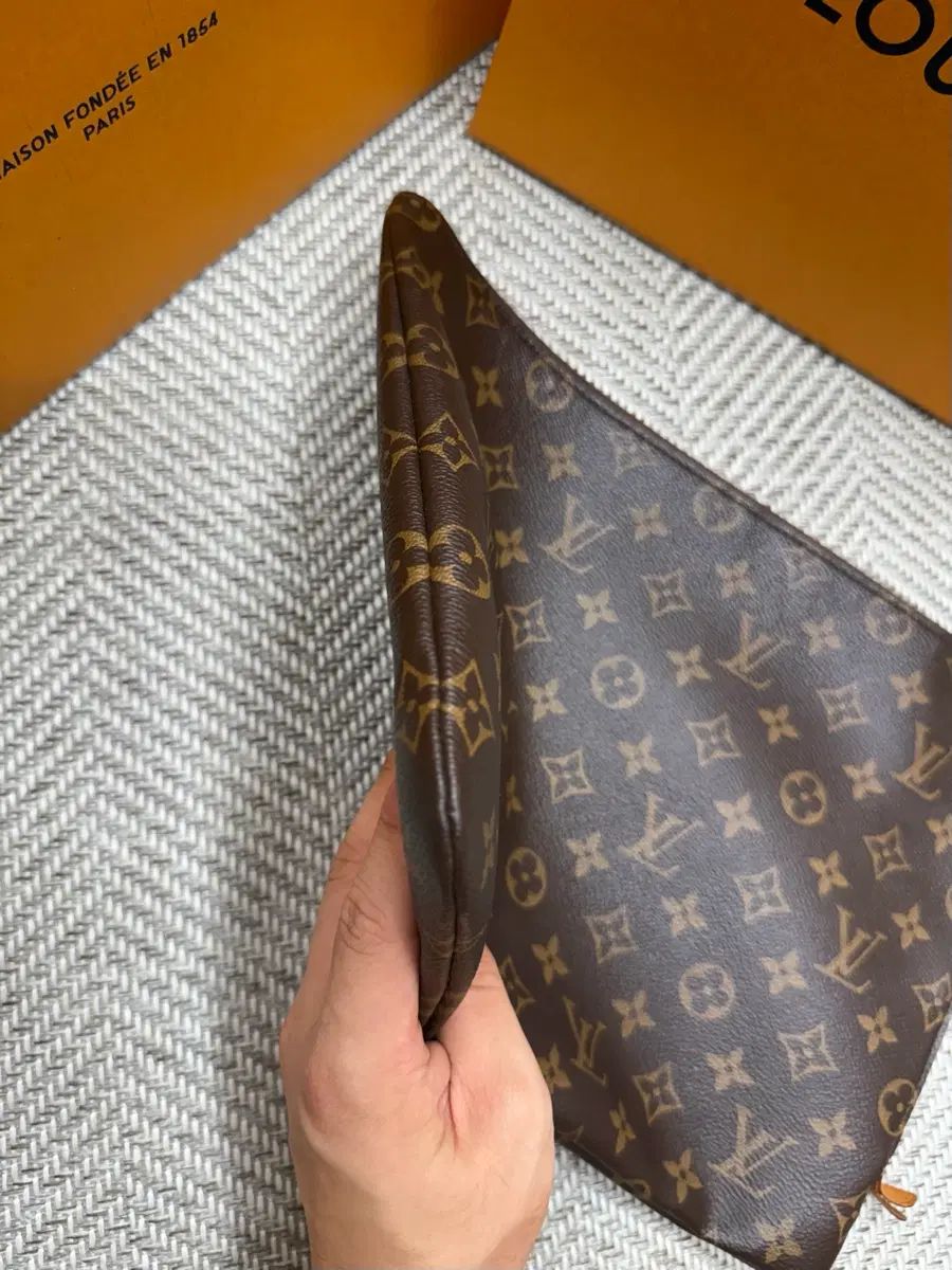 S級/正規品 Louis Vuitton ルイヴィトン モノグラム エテュイ・ボワヤージュ MM クラッチバッグ