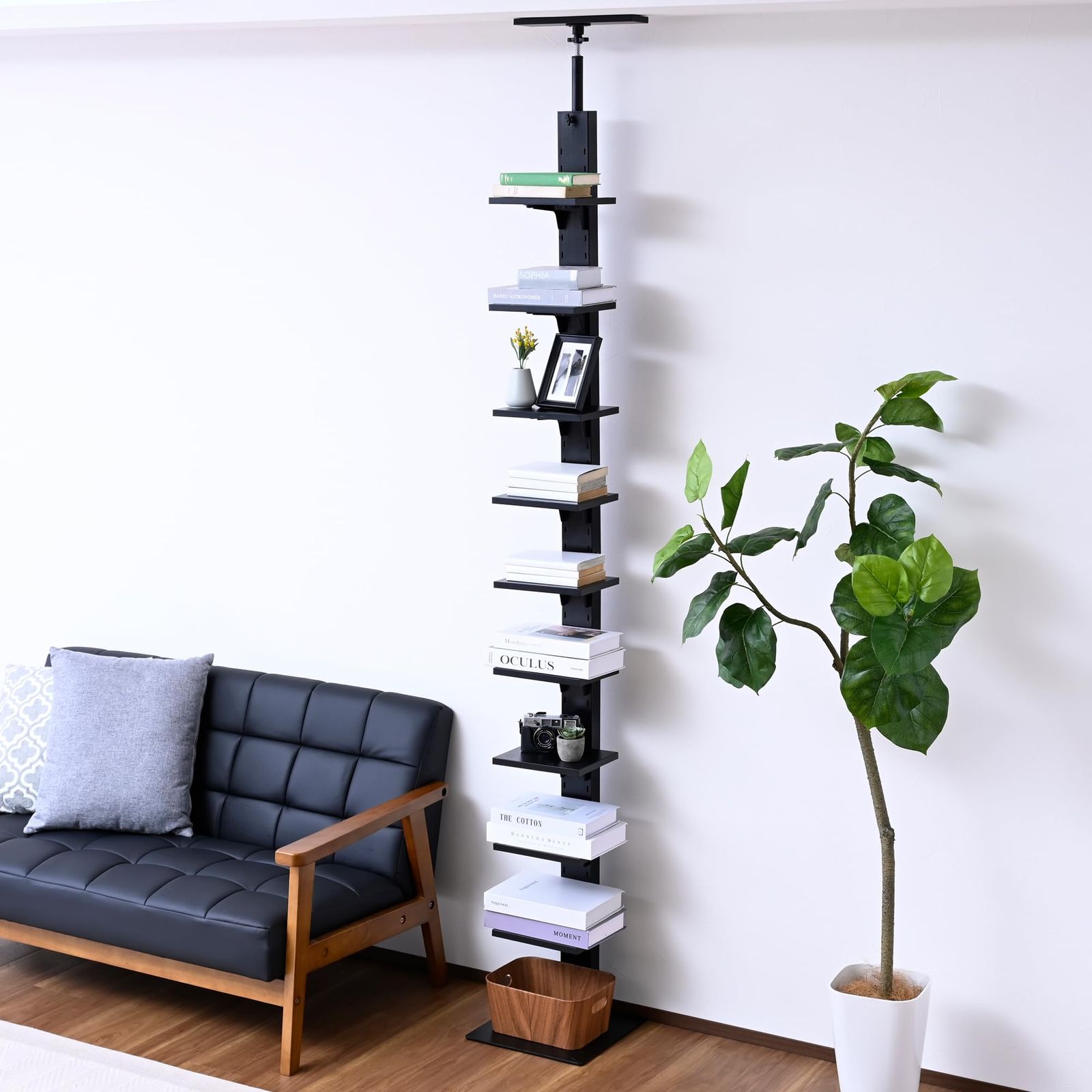 大人気　収納 本 ディスプレイラック ラック 幅30×奥行30×高さ220-260cm 9段 ブックタワー 耐荷重45kg スリム 組立品 突っ張り ブラック/マットブラック 本棚 RYBT-3030(BK/MBK) 山善(YAMAZEN)