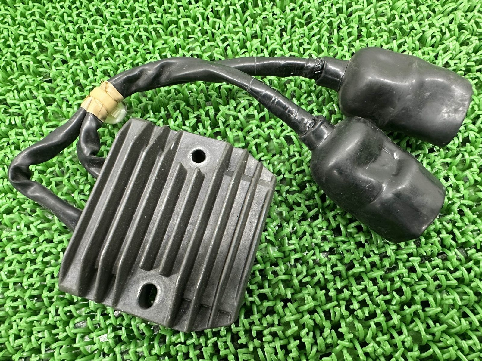 CBR1000RR レギュレター ホンダ 純正 中古 SC57 後期 MOSFETにも レギュレーター oG