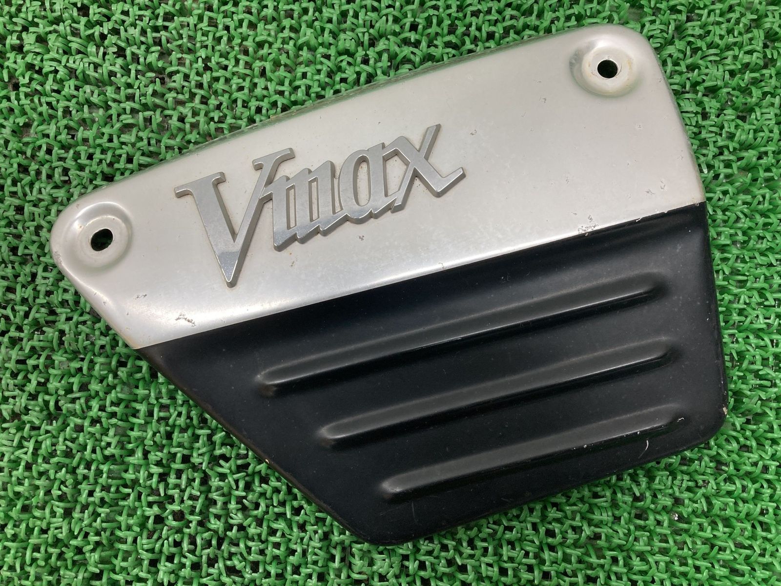 V-MAX サイドカバー 右 黒/銀 ヤマハ 純正 中古 1FK 2LT 2WE 3UF VMAX1200 アルミ wL