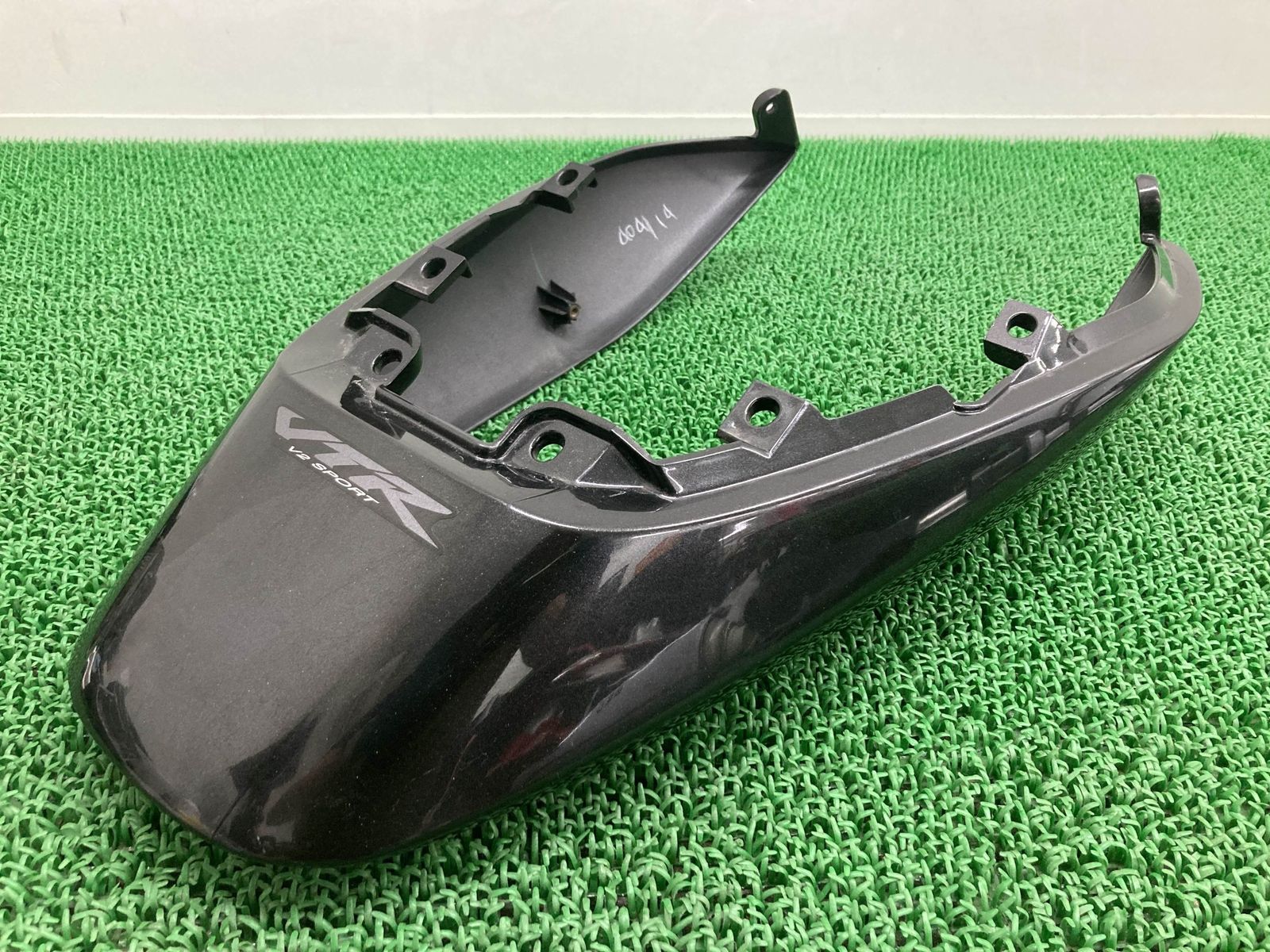 VTR250 テールカウル ガンM ホンダ 純正 中古 MC33 V2 SPORTS シートカウル Xm