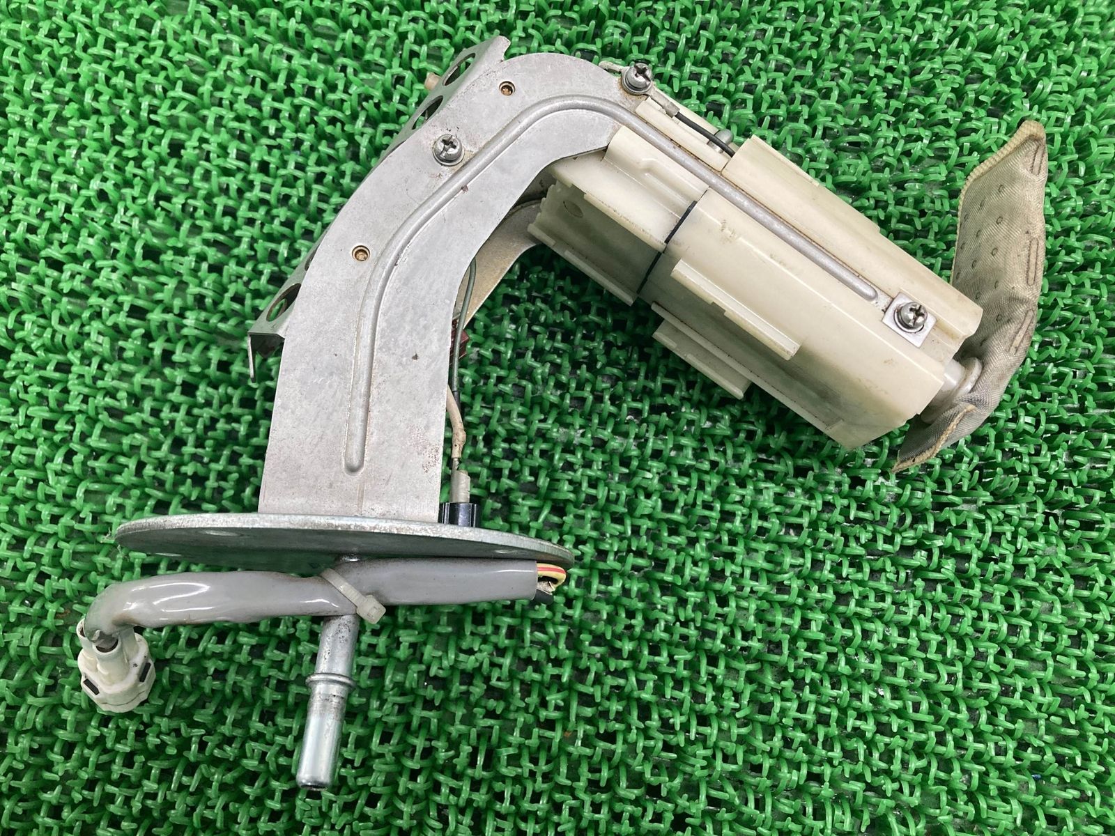 GSR250 フューエルポンプ 15100-48H02 スズキ 純正 中古 GJ55D フューエルセンサー jK