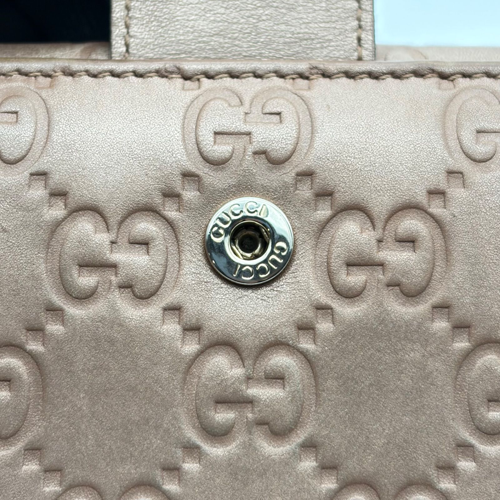 極極美品✨GUCCI シボレザー　シルバーロゴ　ピンクベージュ　Wホック 長財布 5096 GUCCI グッチ 長財布 シマレザー ピンクベージュ メタリック