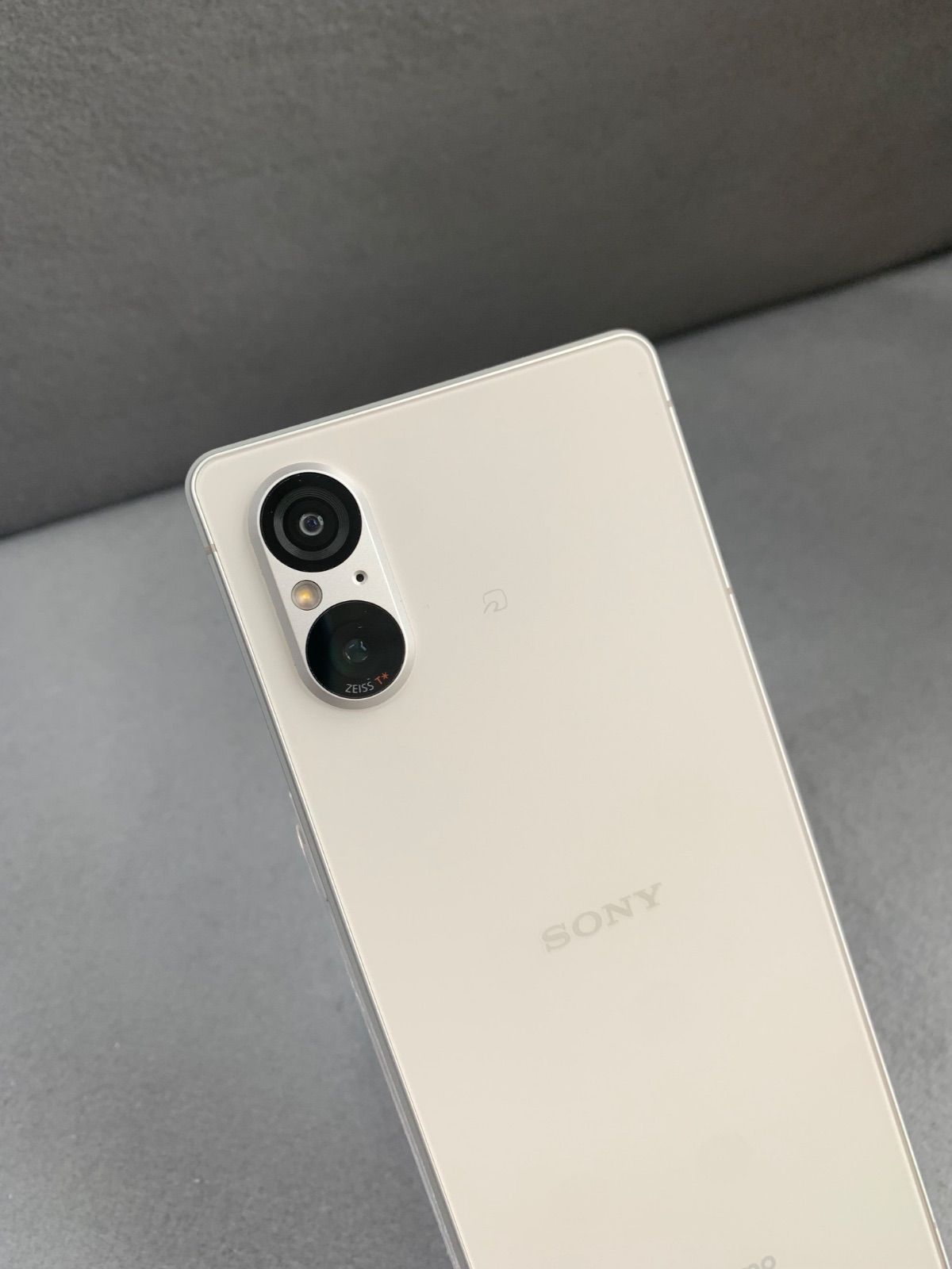 Xperia 5 V SO-53D 128GB プラチナシルバー SIMフリー - メルカリ