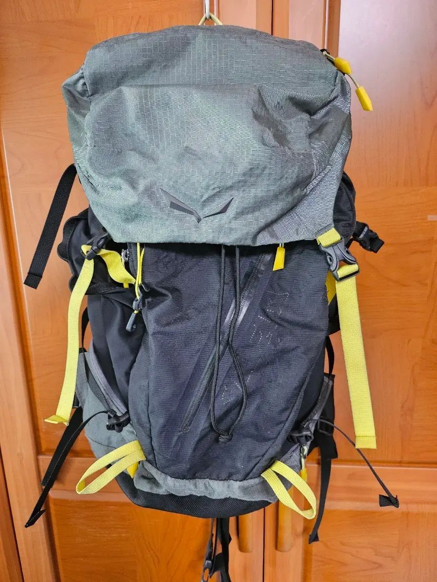 SELEWA 登山 リュック 28 カーキ/ブラック 8,959円