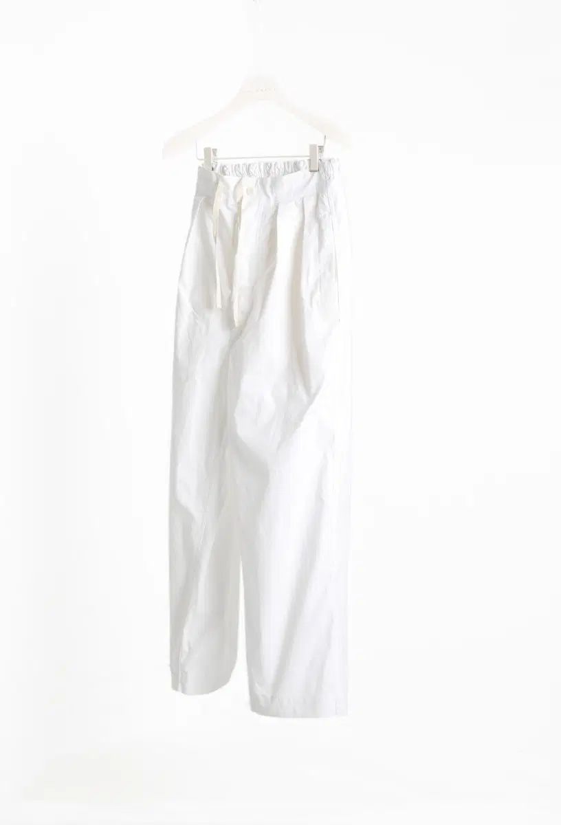 ドキュメント Tucked Paintet pants white