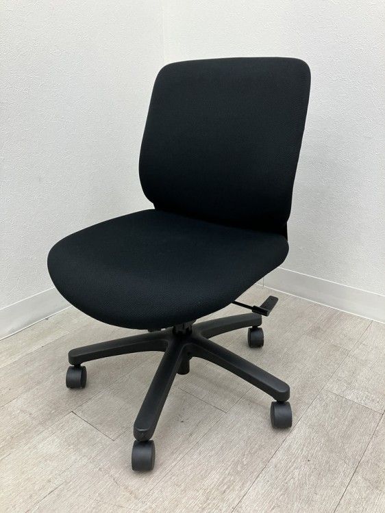 【中古品】イトーキ トルテRチェア KZ-240GB ブラック
