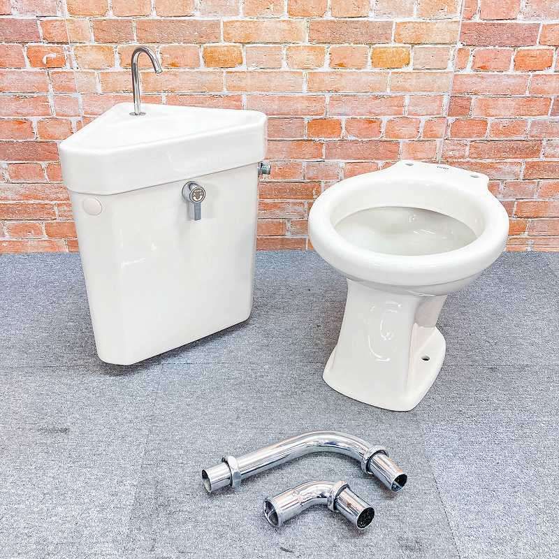 【中古品】【美品】 TOTO トイレ便器(床下排水) コーナートイレ 隅付タンクのセット 三角 洋式便器 タンク式 三角形 #ホワイト 102I 16,786円