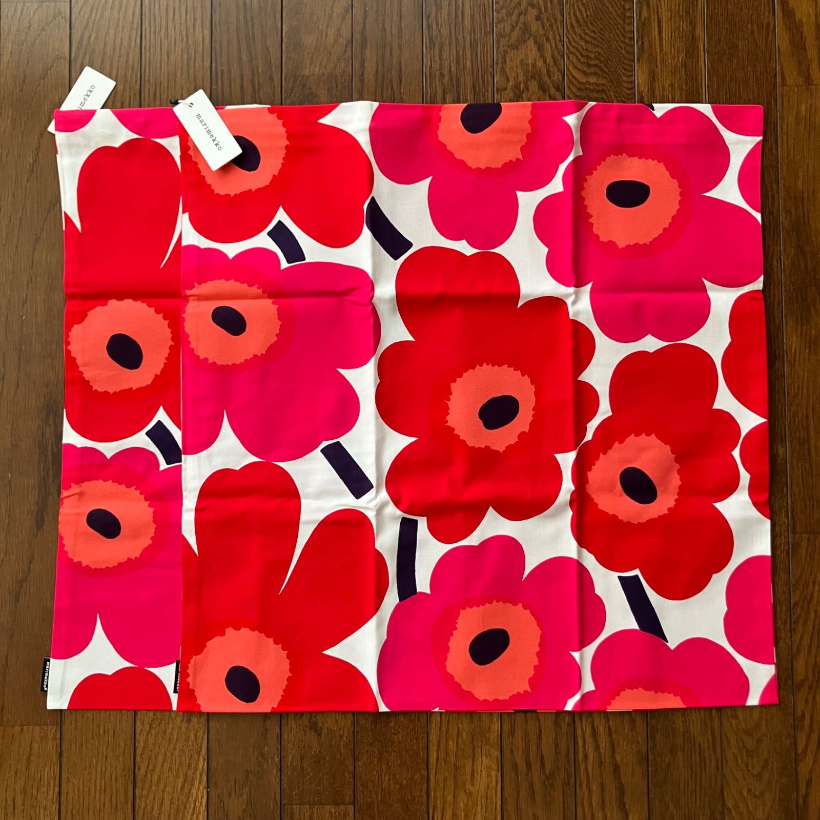 marimekko Pieni Unikko クッションカバー2枚組赤と黒 marimekko Unikko Cushion Cover 50x50cm Red Set of 2 マリメッコ