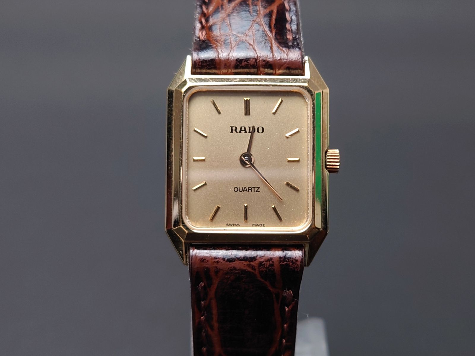 稼働 RADO ラドー レディース腕時計 ゴールド文字盤 スクエア 稼働品 RADO ラドー QZ スクエア ゴールド文字盤 レディース 2609033