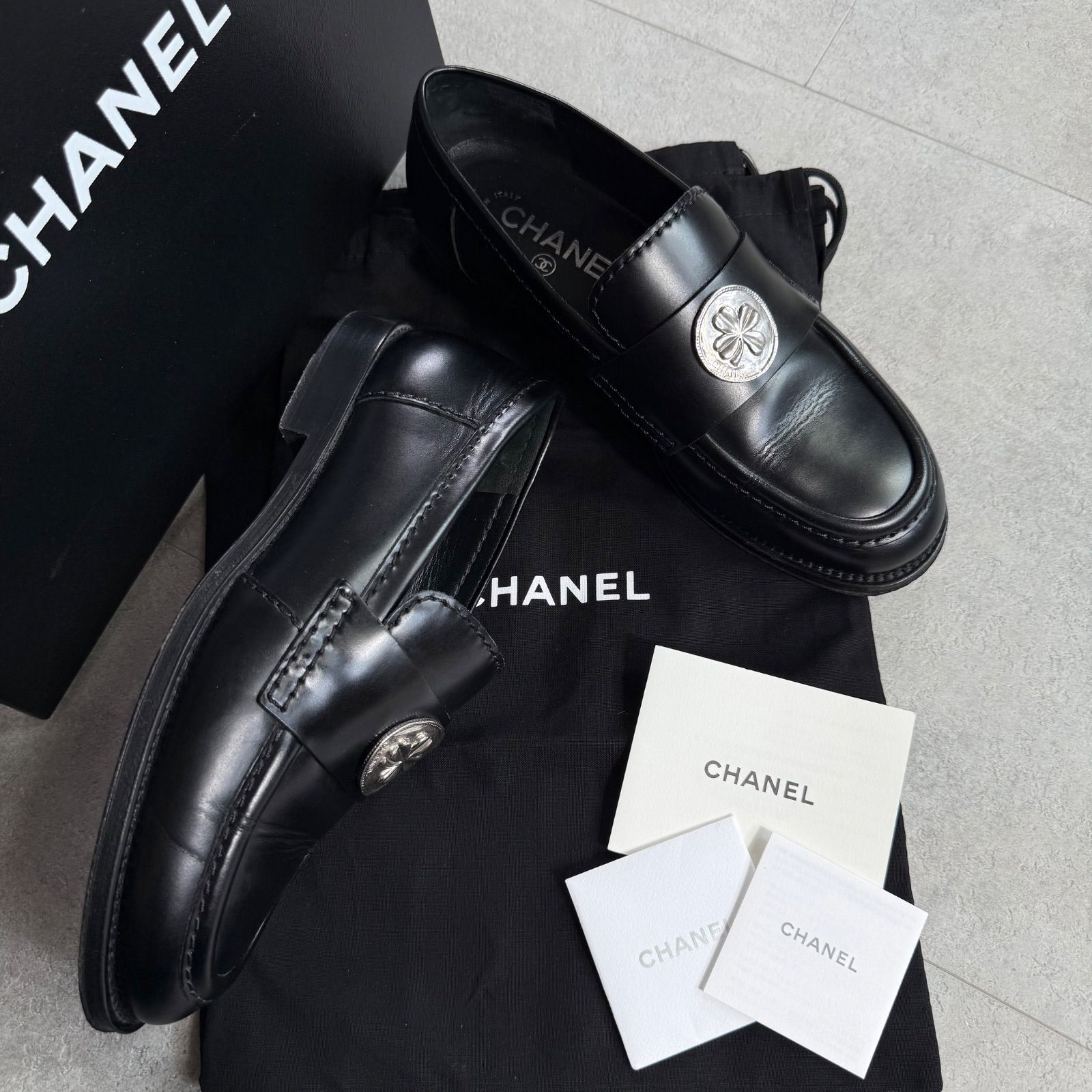CHANEL シャネル ロゴ クローバー ローファー ブラック レザー 36 1/2 レディースシューズ 23.5cm