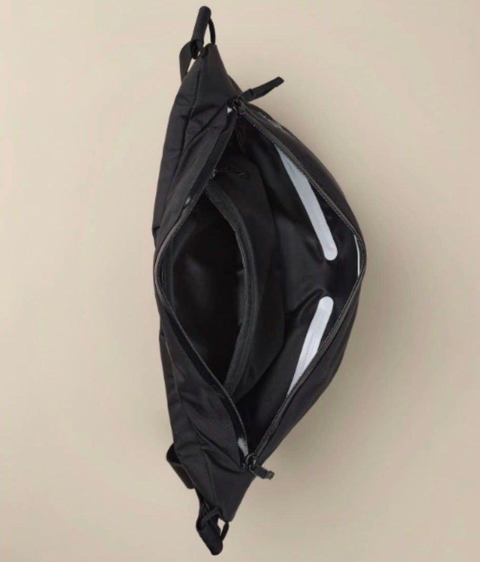確実正規品 新品 ARC'TERYX Axios 4 Crossbody アークテリクス