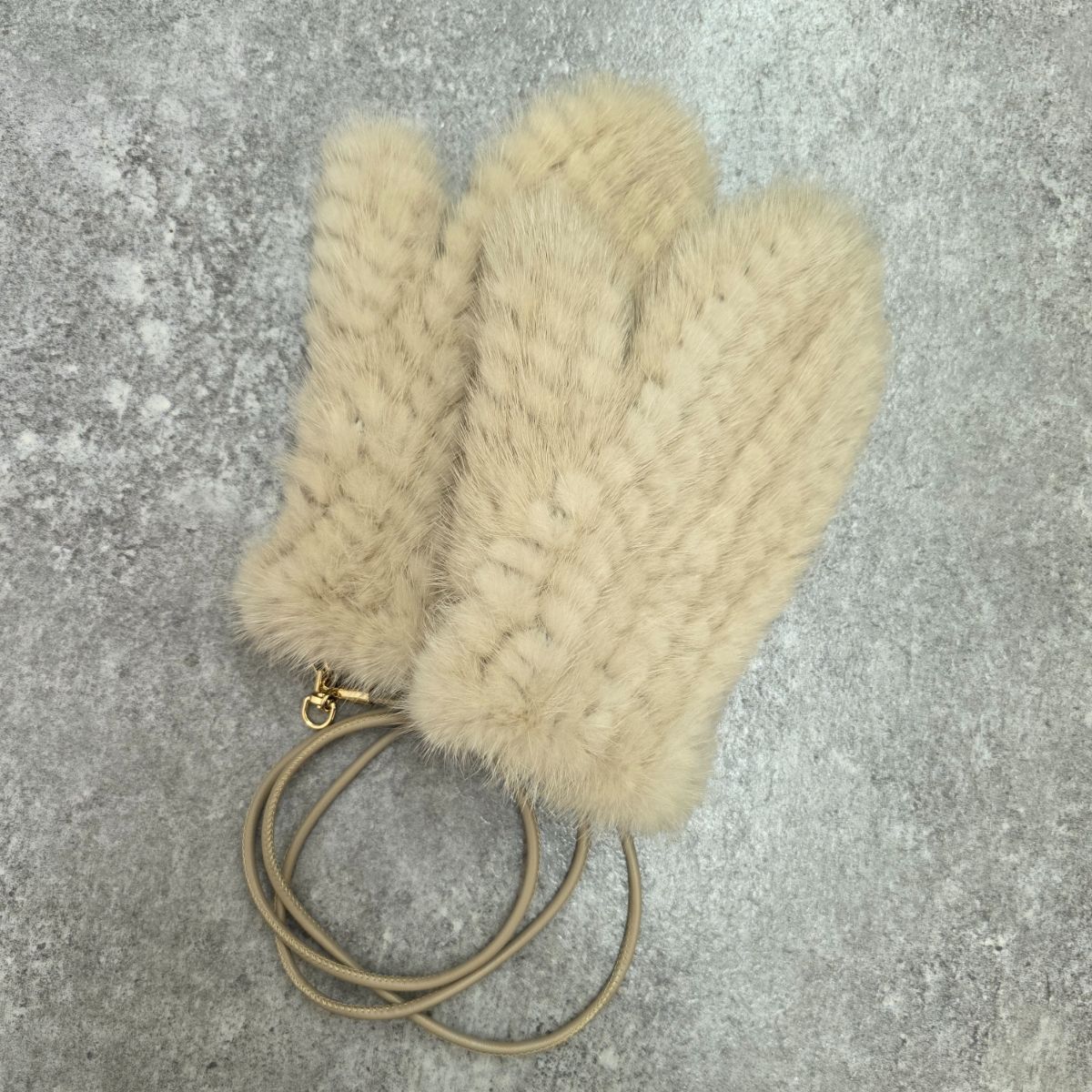 MAX MARA マックスマーラ ミンクファー ミトン 手袋 毛皮 手袋 45660513670 レディース ミンク ベージュ 中古 17,608円