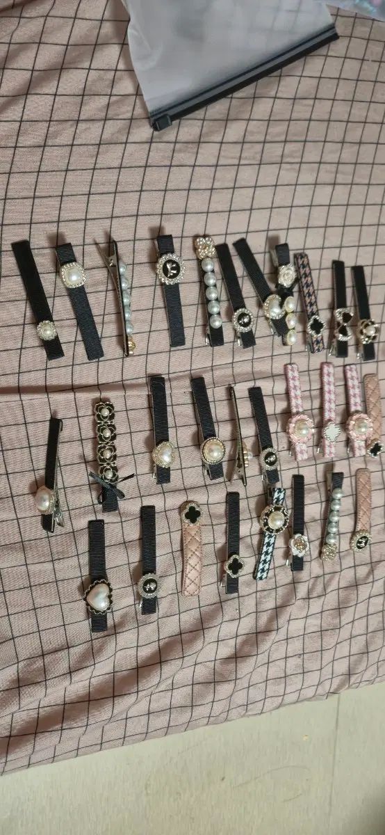 ヘアクリップ、クリップ、自動、ピン、紐など300セット 8,943円