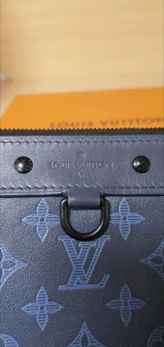 ルイヴィトン シャドウ クラッチバッグ 限定モデル 正規品 S級 (鑑定済)