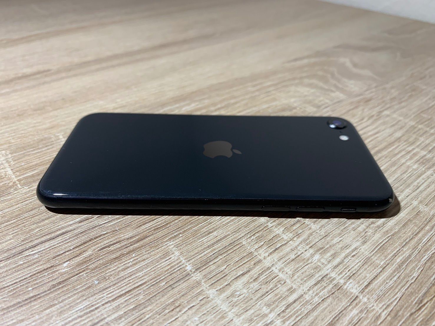 iPhone SE(第二世代) 64GB ブラック 動作確認済み - メルカリ
