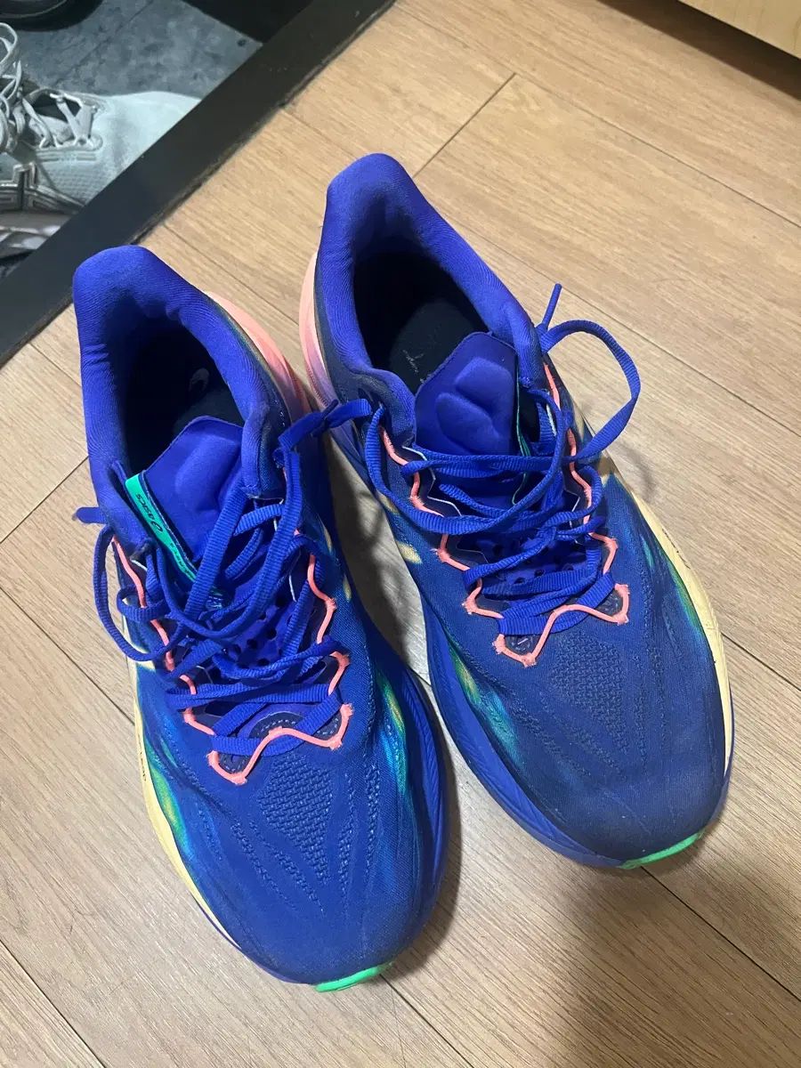 アシックス SUPERBLAST 3登山靴・トレッキングシューズ