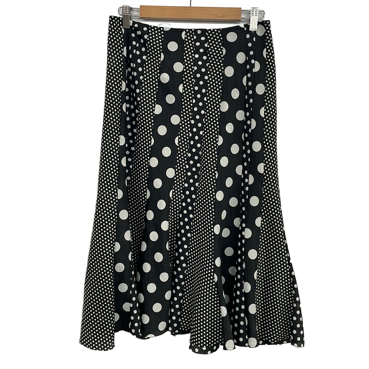 COMMEdesGARCONS JUNYA WATANABE(コムデギャルソンジュンヤワタナベ) スカート サイズM レディース美品 - 黒×白 ひざ丈/ドット柄 13,338円