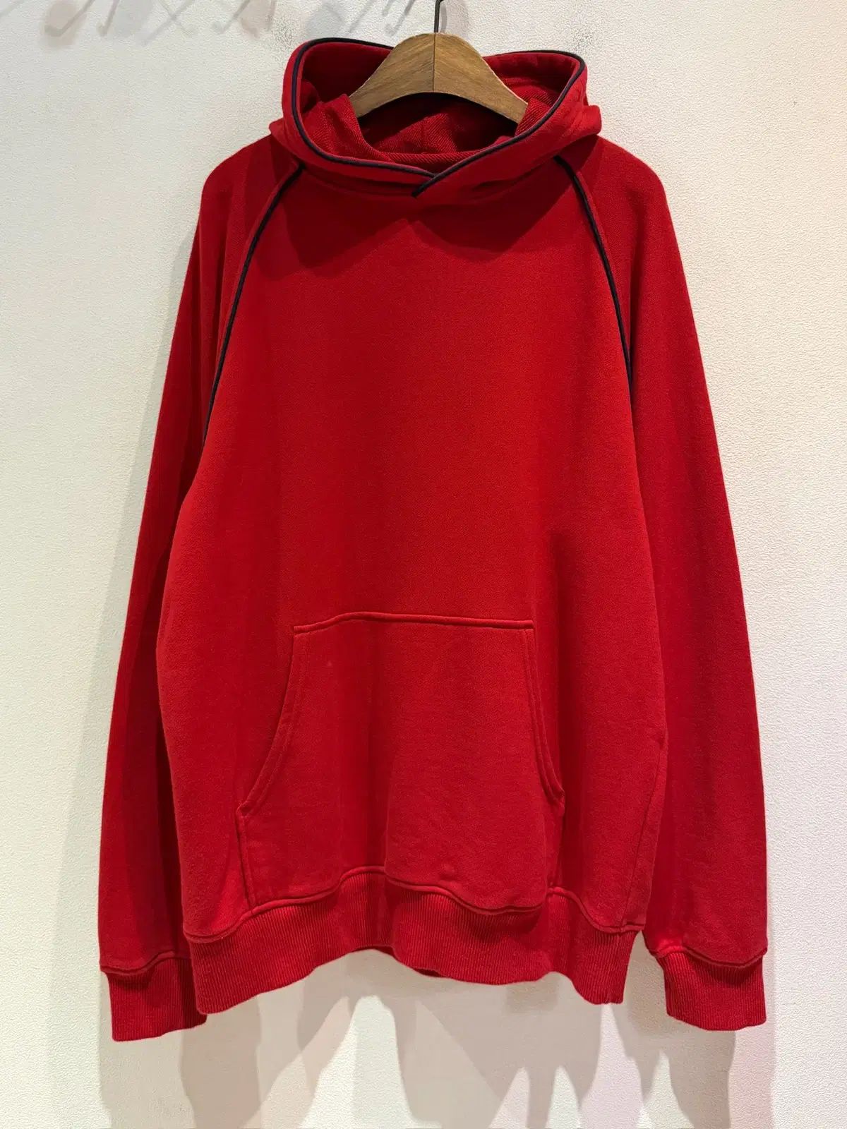 UNIQLO ユニクロ オールド レッドパイピング フーディー