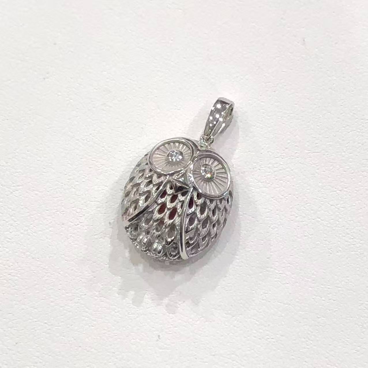 ペンダントトップ K18WG サンゴ 2.48ct ダイヤ 0.05ct フクロウ【中古】 105,105円