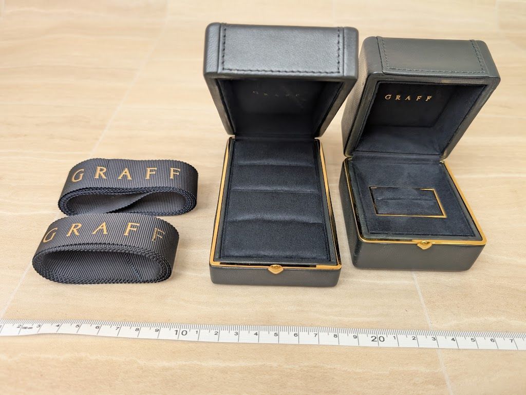 グラフ　GRAFF　リング　指輪　アクセサリー　ジュエリー　空箱　空き箱　箱　内箱　ケース　ボックス　BOX　四角　スクエア　リボン　セット