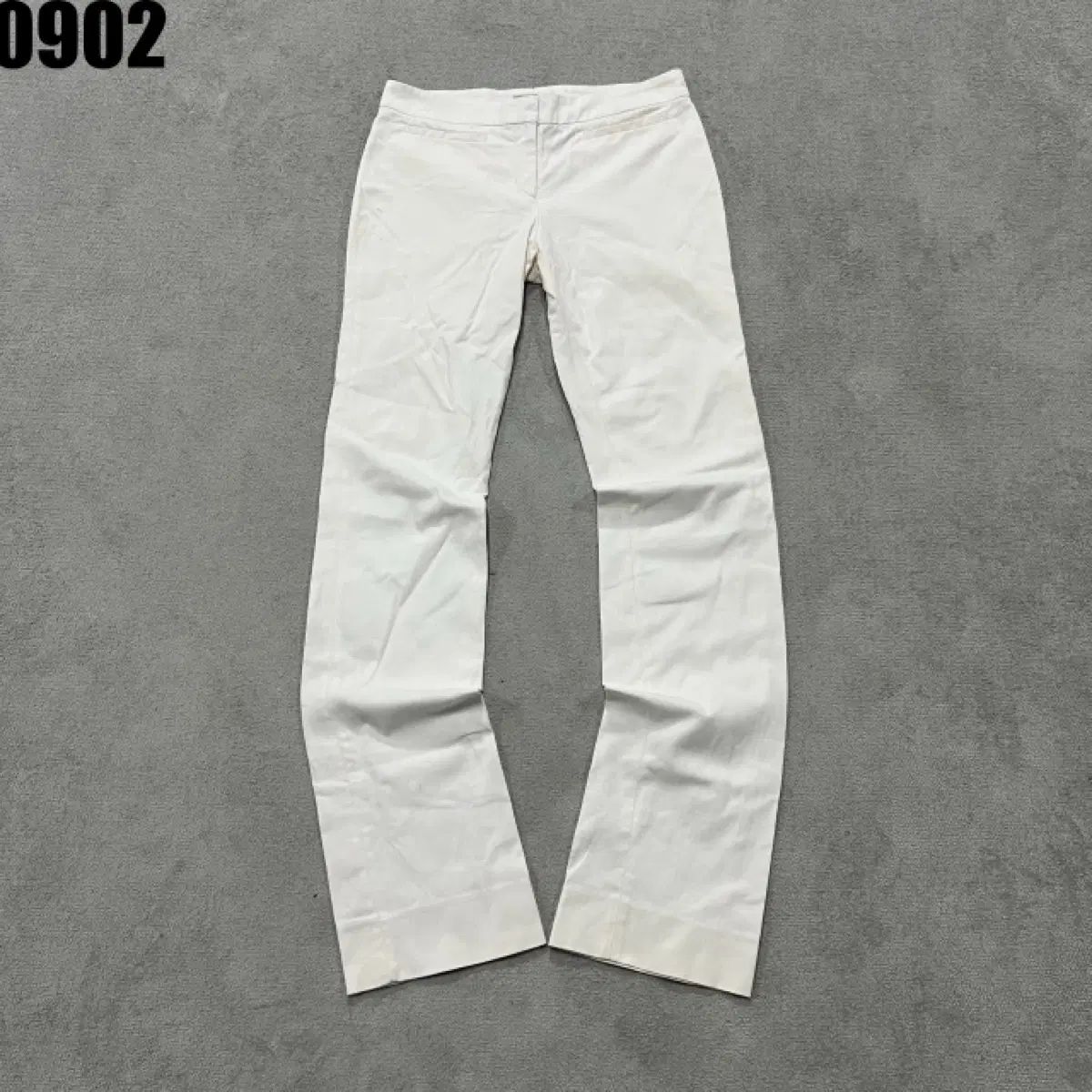 バーバリー 白 コットン パンツ 9,269円