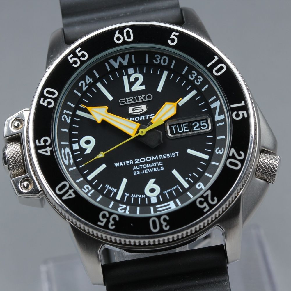 【稼働品】 SEIKO 5 スポーツ 7S36-01E0 ブラック シルバー デイデイト 夜光 自動巻き メンズ 腕時計 #17873