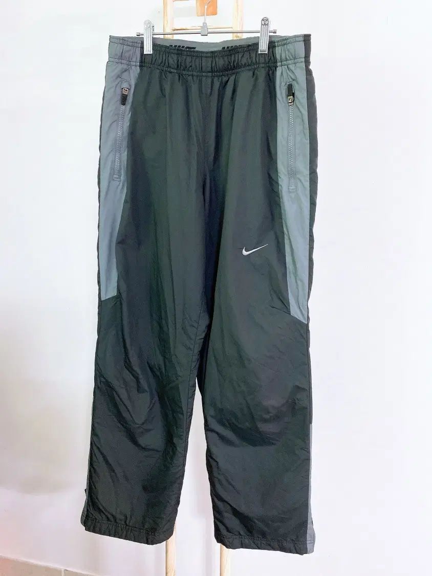 몽빈티지(30インチ)ナイキメンズSTORM-FIT（ストームフィット）ジッパー軽量ダウンパンツ