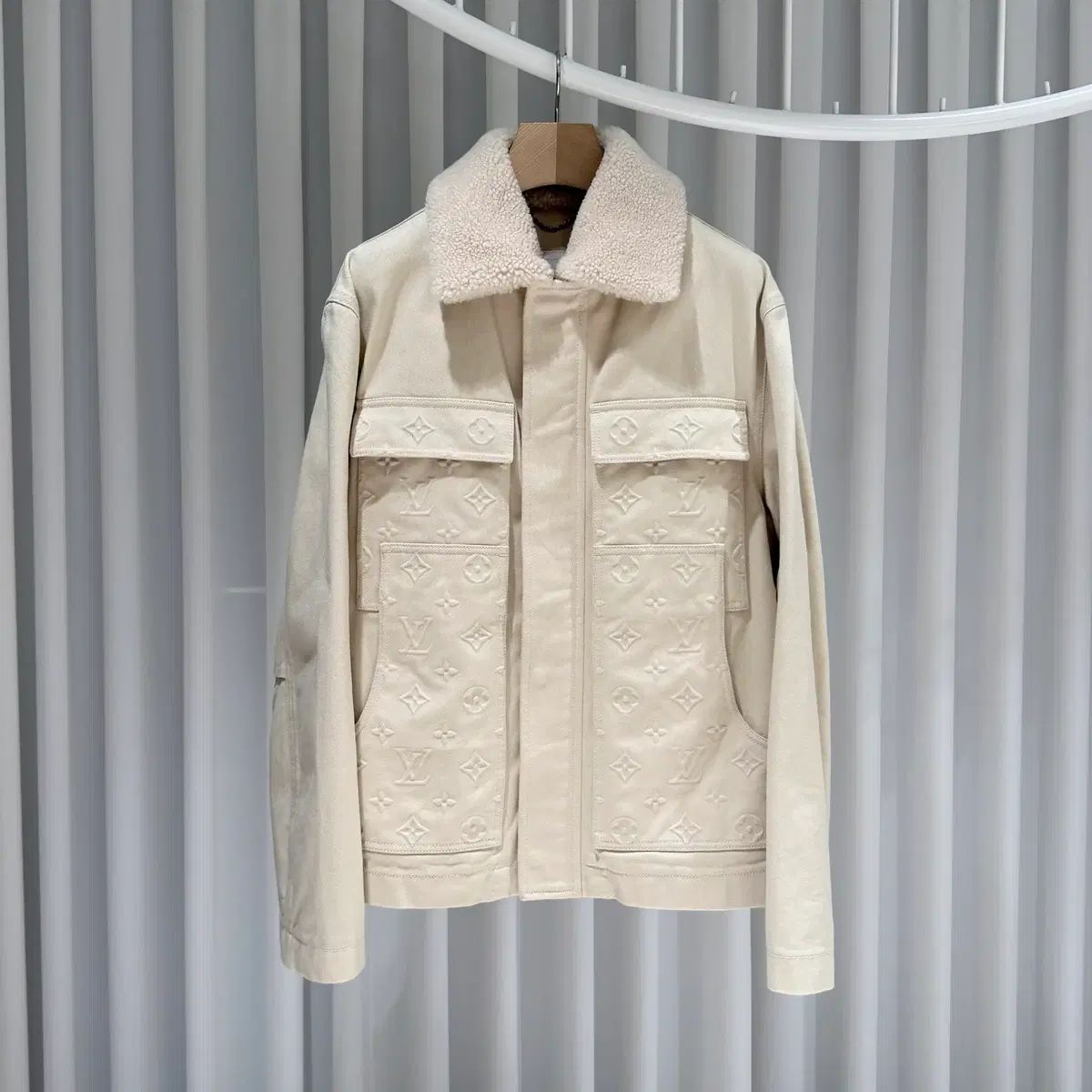 Louis Vuitton ルイヴィトン モノグラム ワークウェア Shearling ファー ジャケット アイボリー
