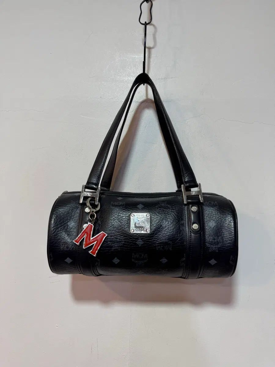 MCM ヴィセトス ショルダーバッグ ブラック