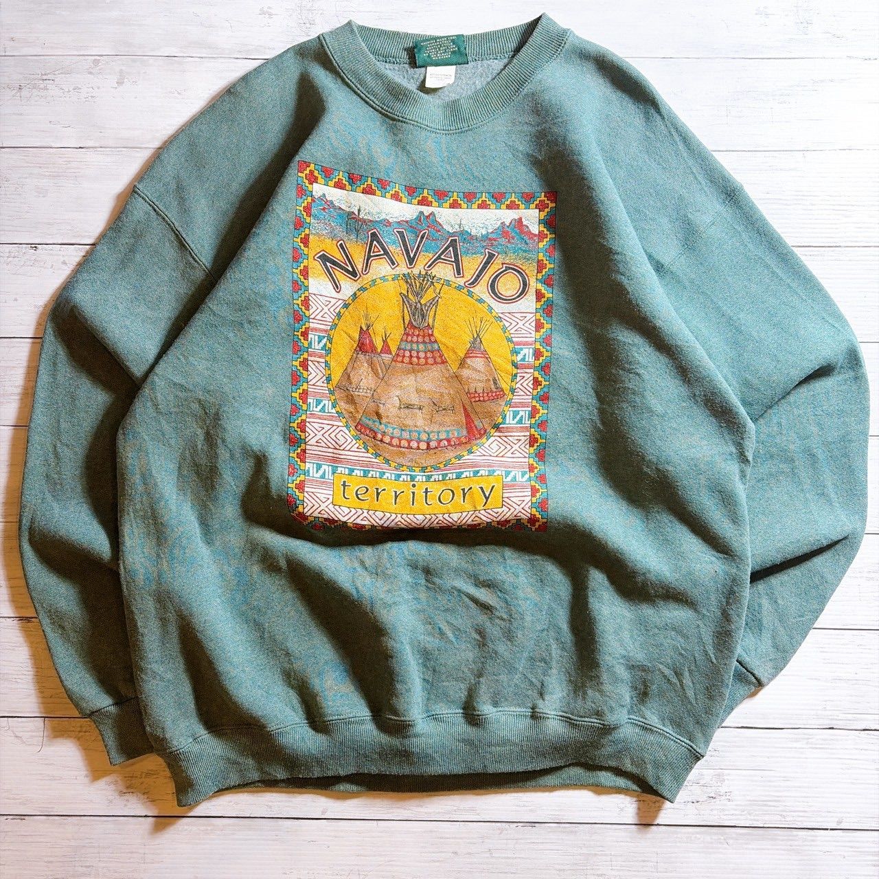 【希少デザイン】90s Vintage AMERICAN EAGLE SWEATSHIRT アメリカンイーグル ブルーグリーン ネイティブ柄 NAVAJO ナバホ TERRITORY プリント スウェット アメカジ 古着 ヴィンテージ #Q7351