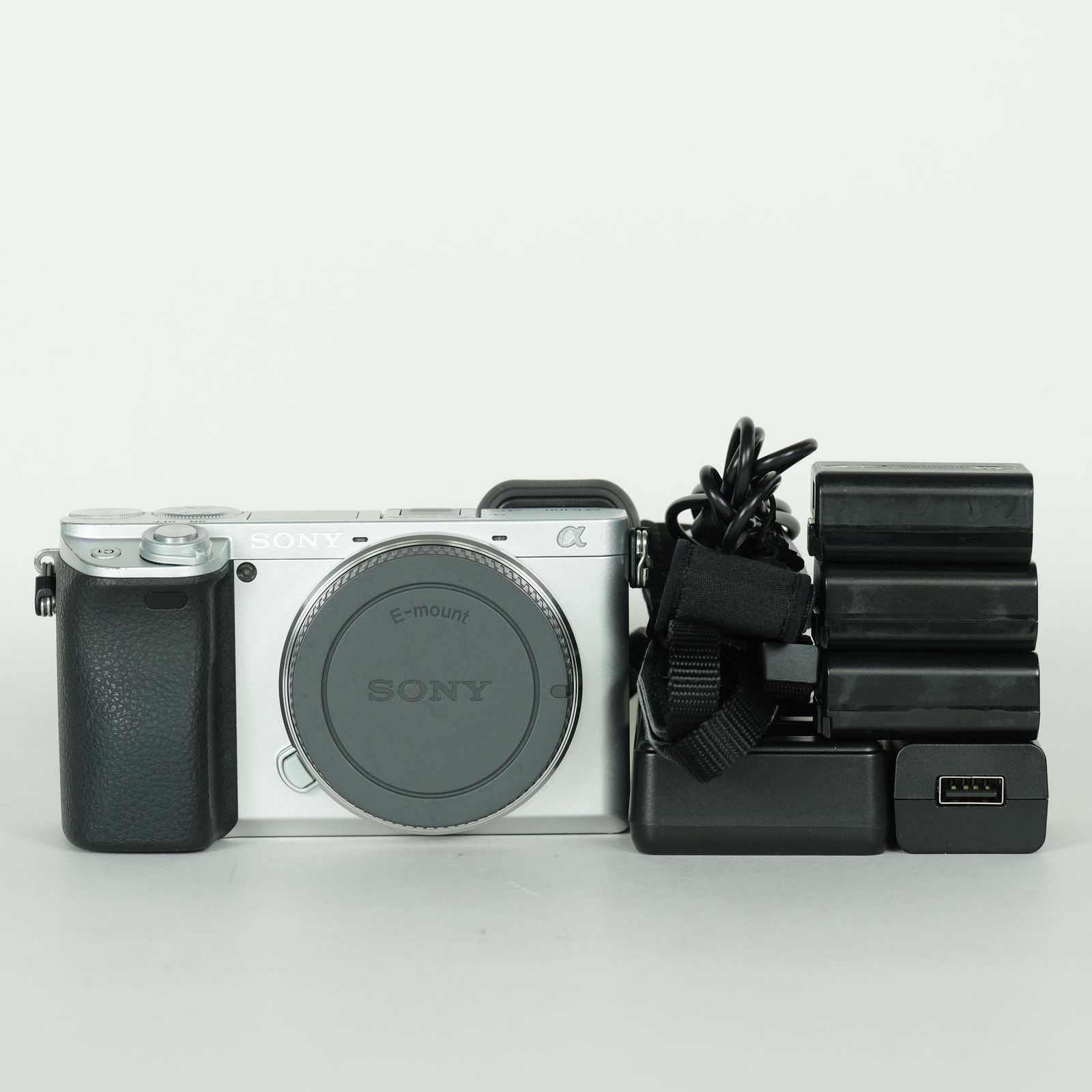 [良品] SONY α6400（ILCE-6400） [ボディ シルバー] | SONY Eマウント 50,100円
