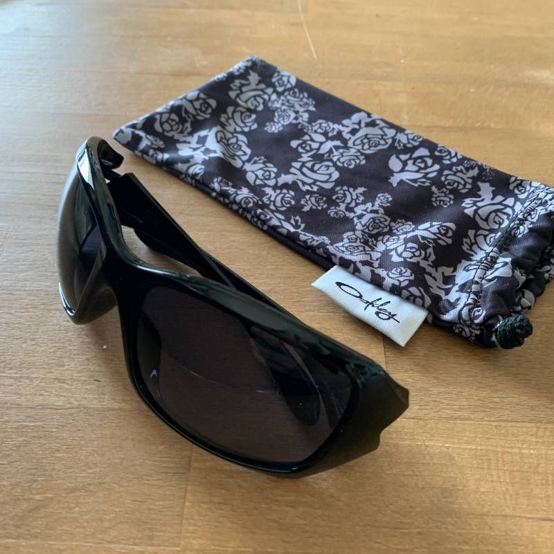 希少 OAKLEY Ravishing オークリー ラヴィッシング 24-038 バラ柄 サングラス ケース付 6,570円