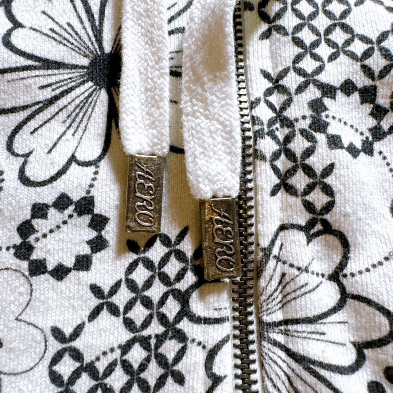 人気デザイン】AEROPOSTALE ZIP HOODIE エアロポステール ホワイト 白 