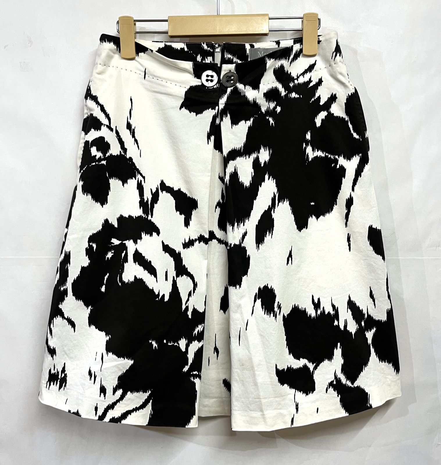 Max Mara｜マックスマーラ ダブルボタン ストレッチ スカート 7,920円