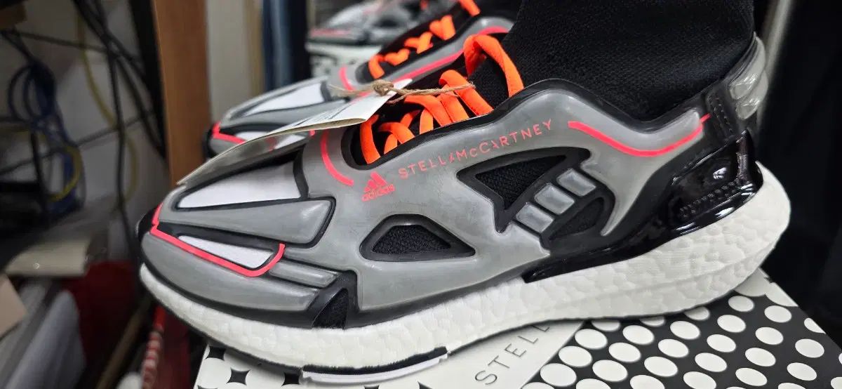 245 新品 アディダス x ステラ マッカートニー ウルトラブースト 22 エリベート (GW0206) 定価 409000円