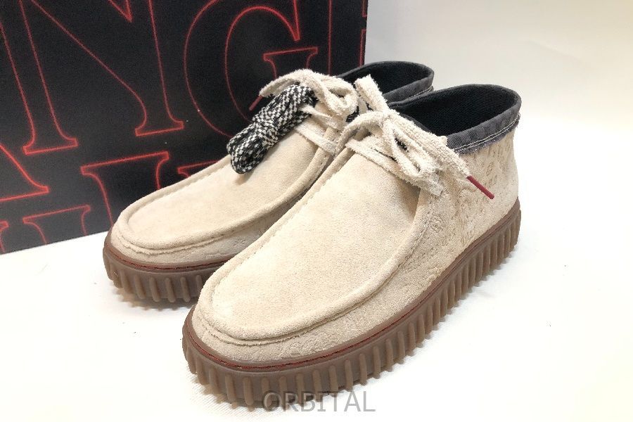 経堂) Clarks クラークス Stranger Things ストレンジャーシングス Clarks トーヒルハイ ST Torhill Hi ST ピック付 26183432 オフホワイト サイズUK8 10,439円