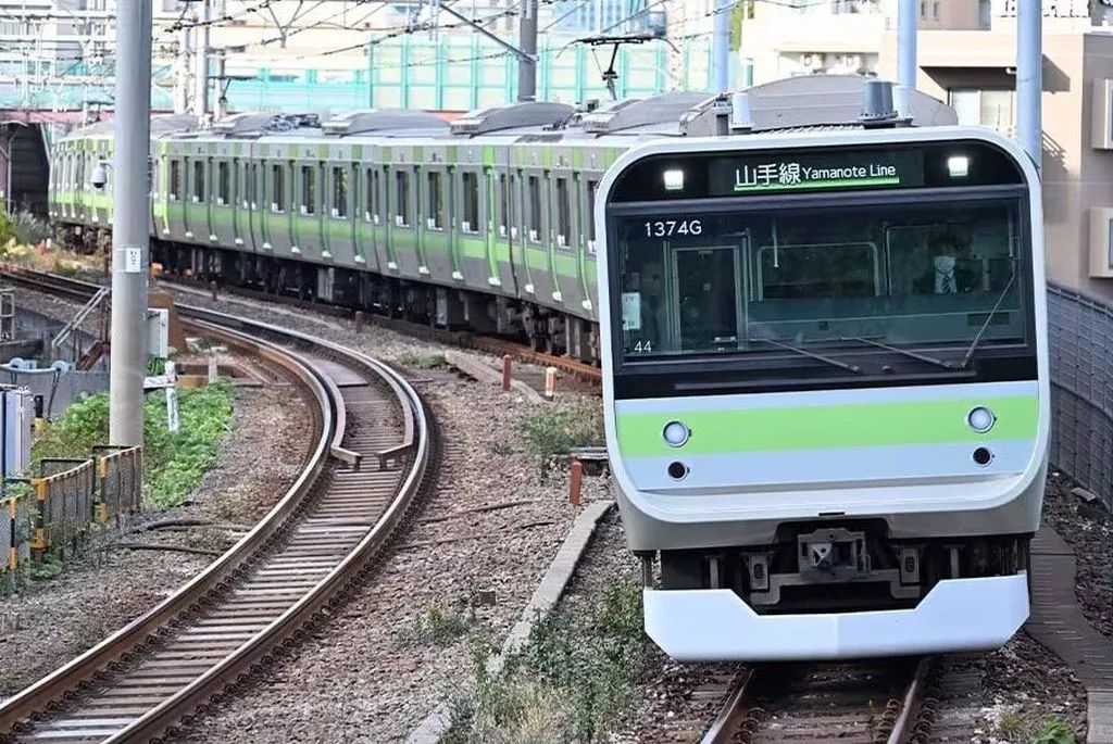 【新品】鉄道模型 1/150 E235系電車(山手線・205系ラッピング車)セット(11両) 特別企画 [97987]